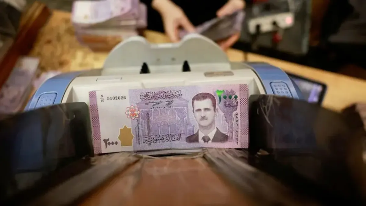  Syrian caretaker government to hike public sector salaries by 400 pct next month