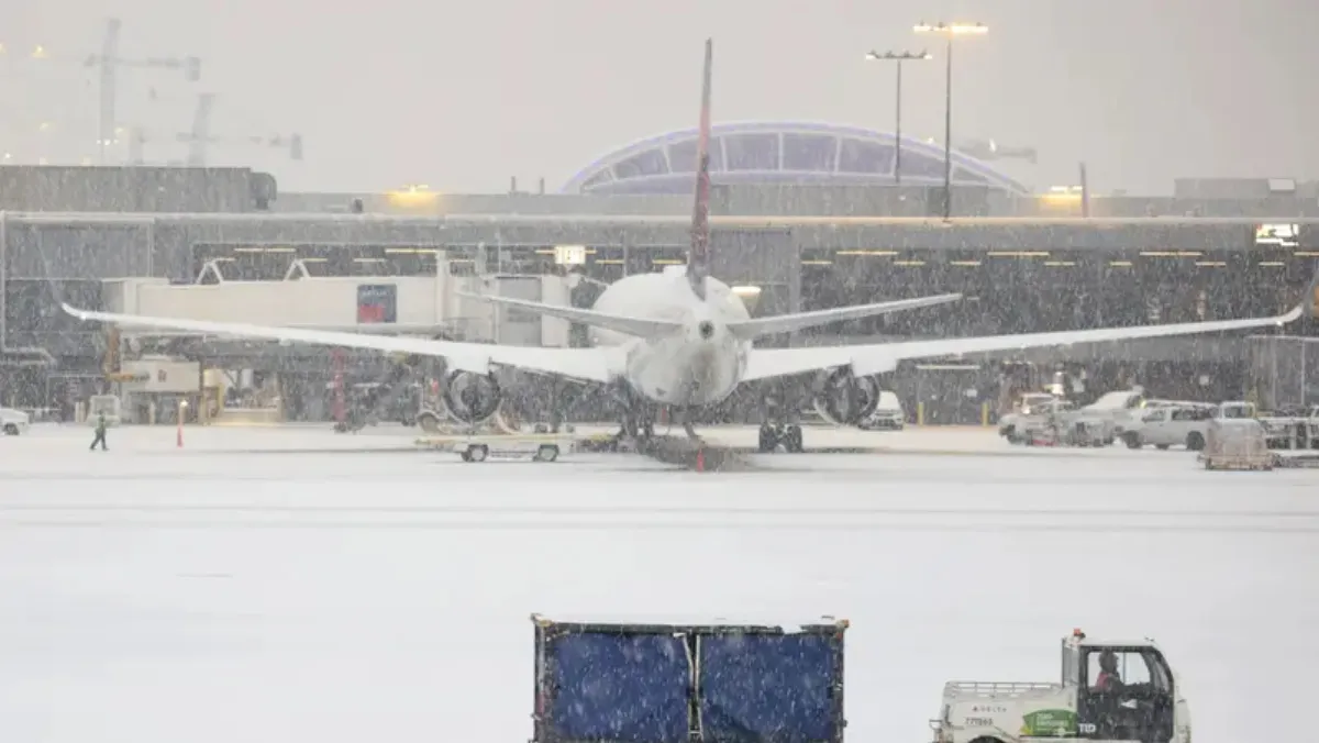 Thousands of flights cancelled, delayed over US storm