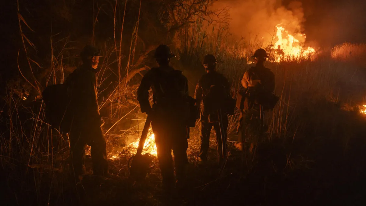 Fire-hit LA faces new peril as dangerous winds ramp up