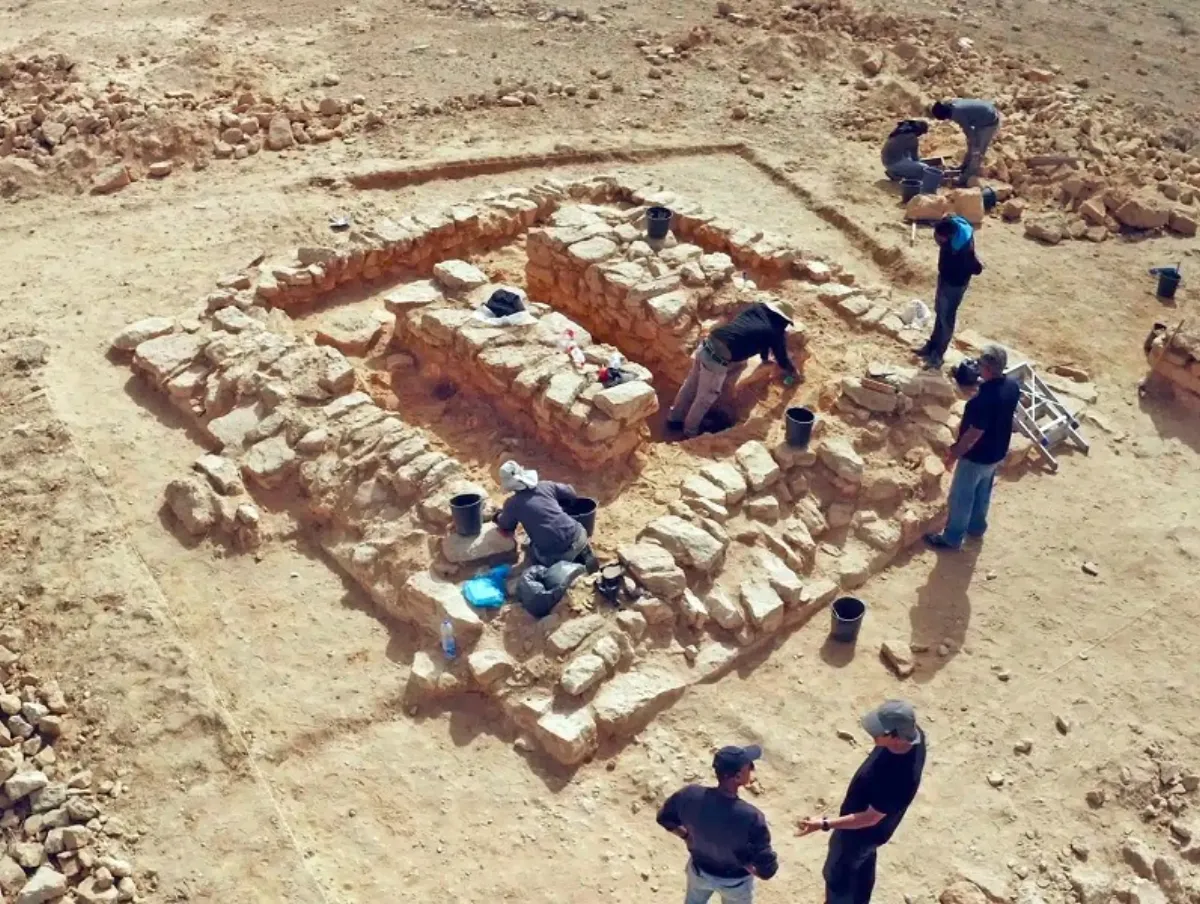 2,500-Year-Old Tombs With Artifacts Discovered in Israel Shed Light on Ancient Trading