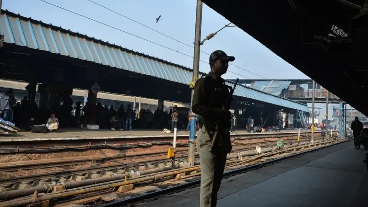  More than 10 people injured at New Delhi railway station, ANI says, citing police