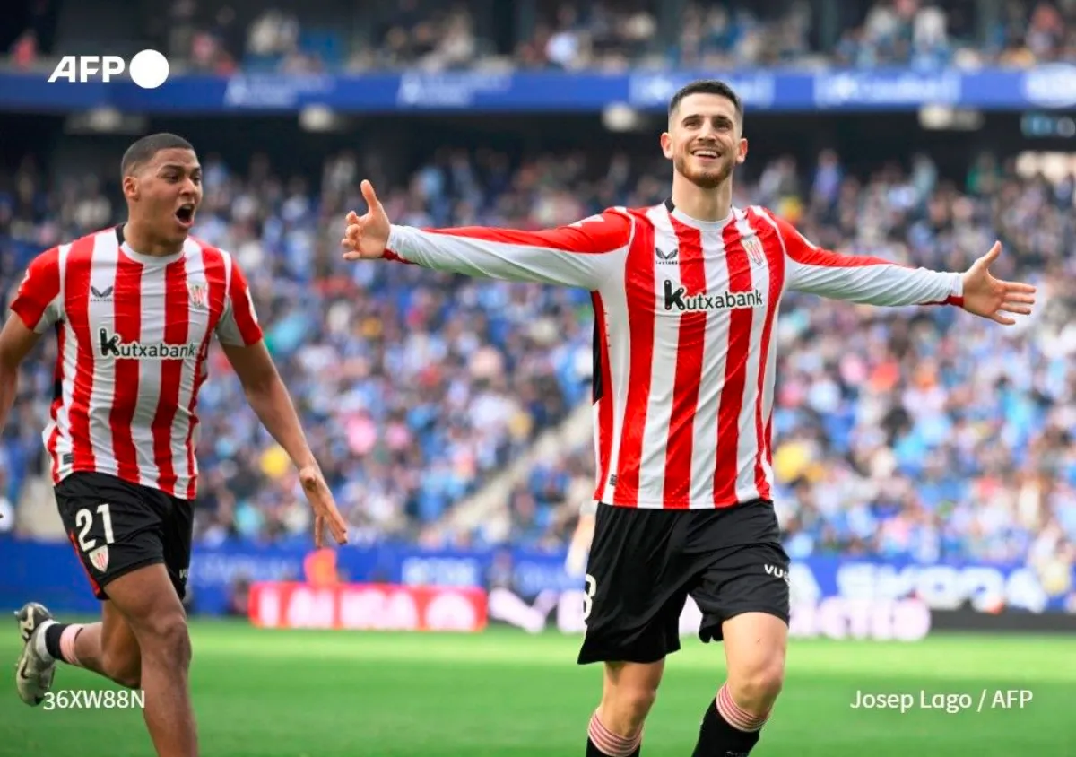Bilbao v Espanyol match halted early after racist chanting