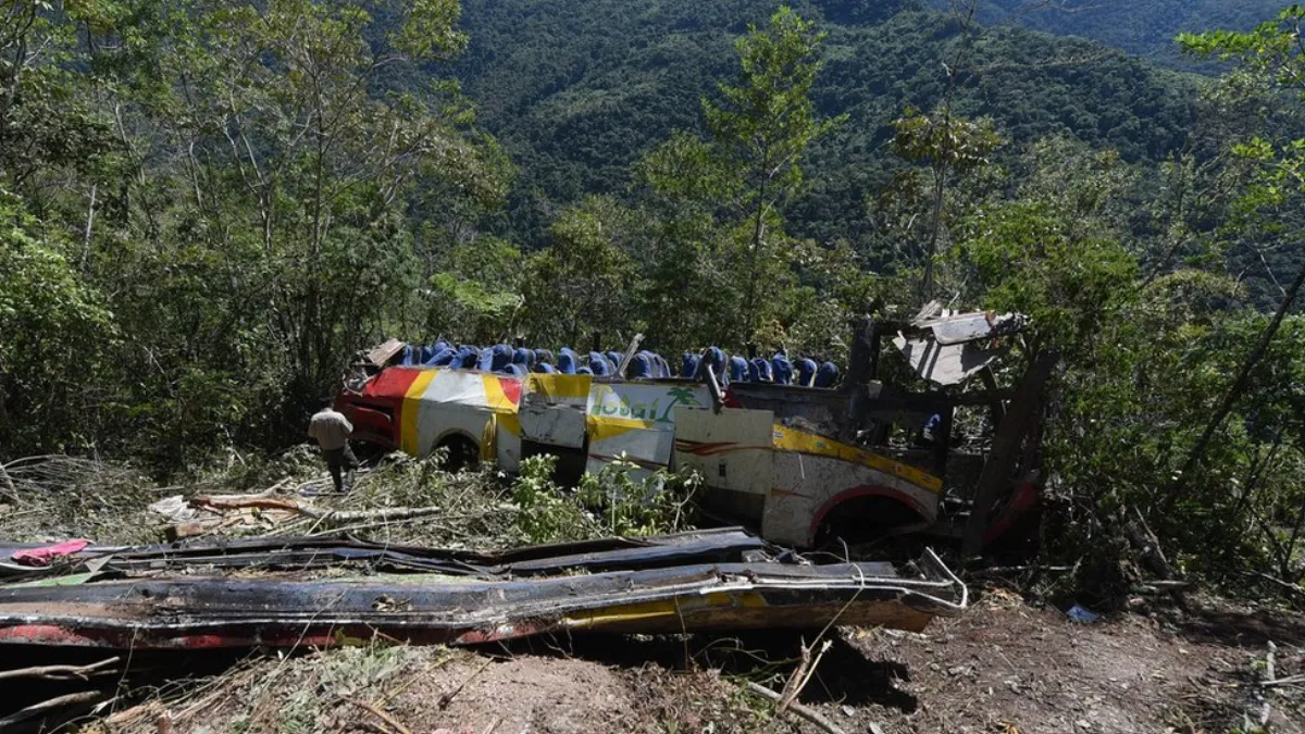 Bus crash in Bolivia kills over 30 people