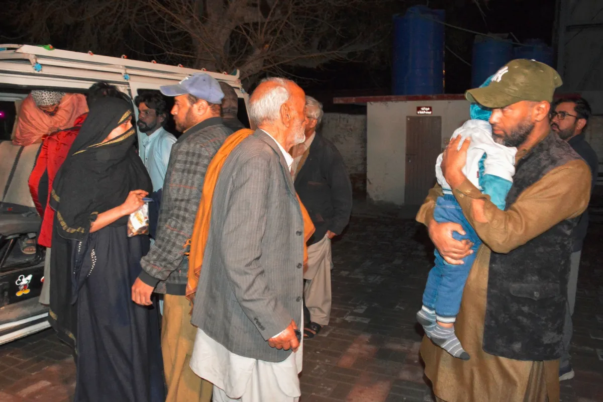 Pakistan security forces free 190 hostages in train siege