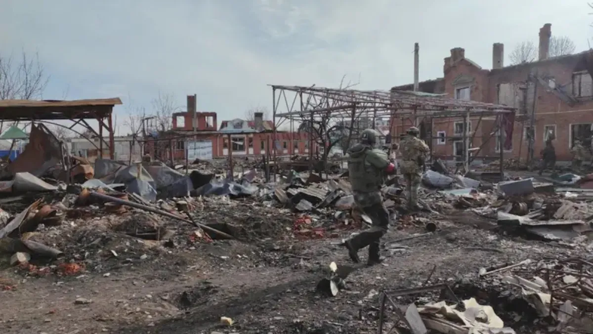  Russia says has evacuated 371 civilians from areas it retook in Kursk region
