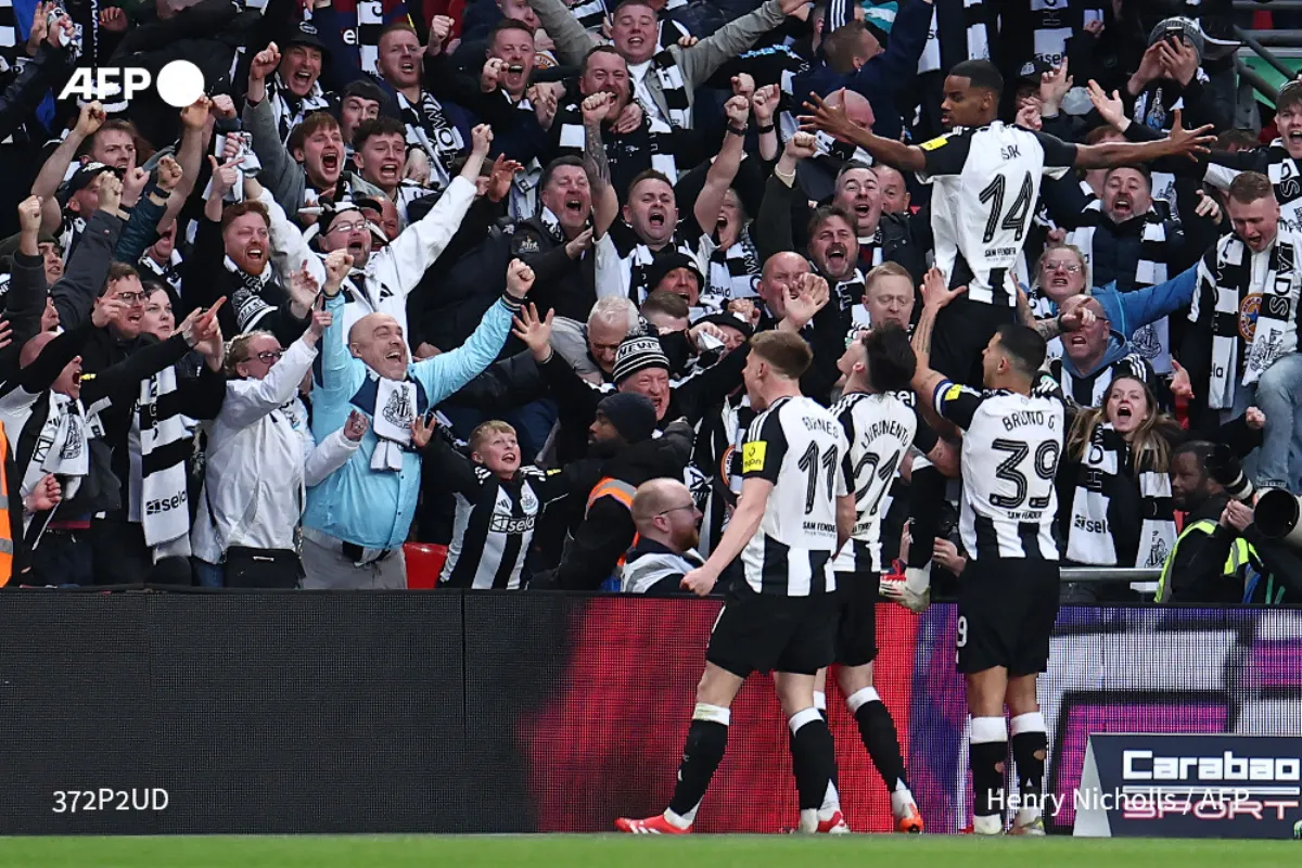 Newcastle stun Liverpool in League Cup final to end 56-year trophy drought