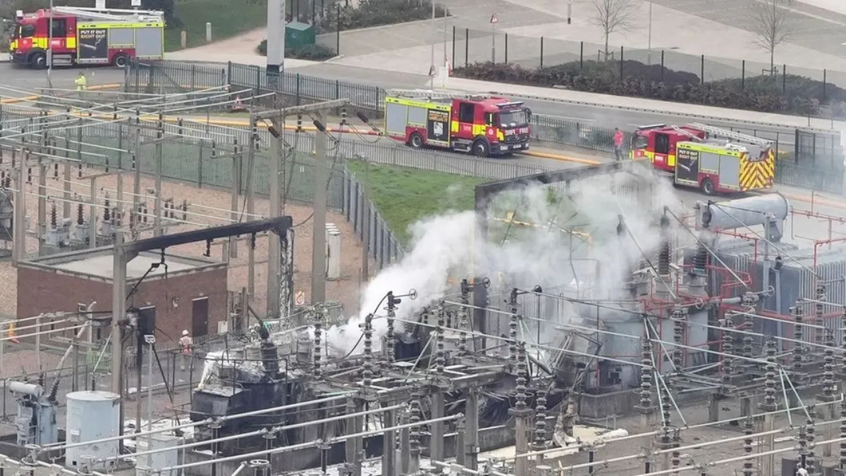 First flights land at Heathrow after power station fire