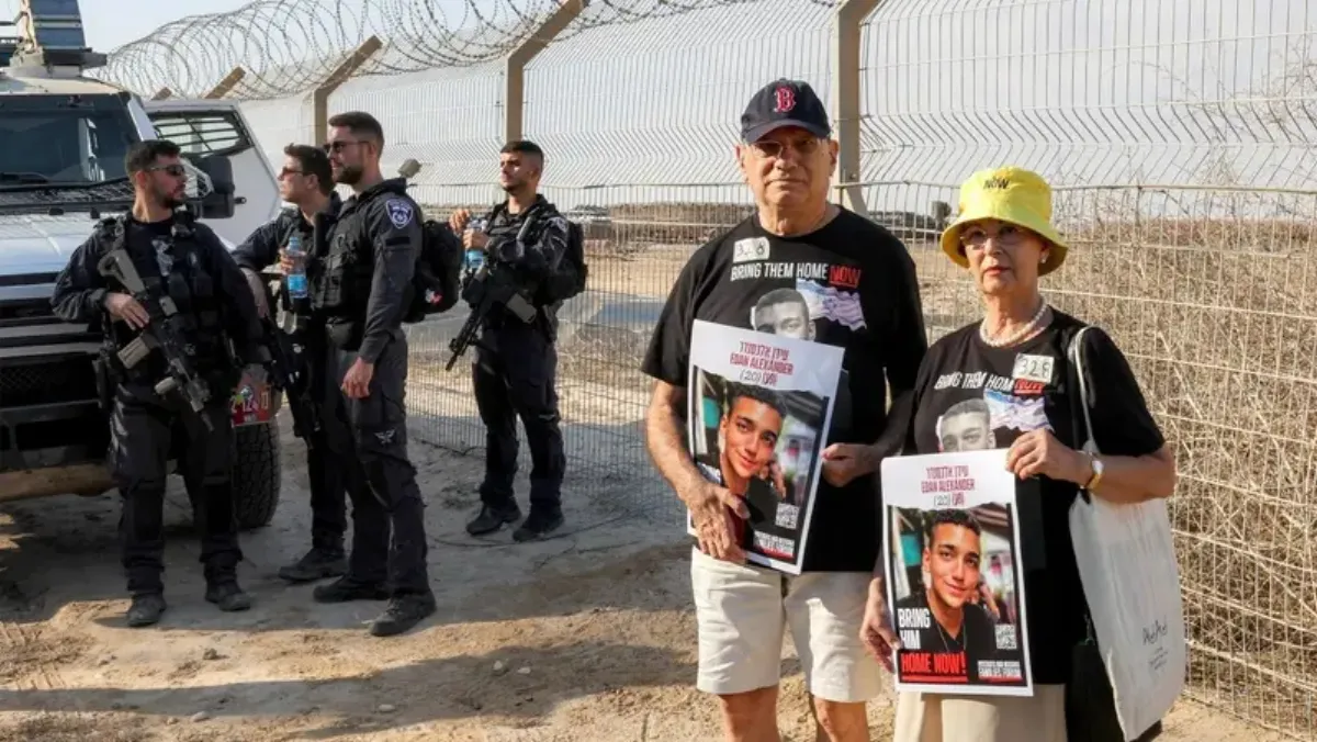  Hamas says ‘lost contact’ with group holding Israeli-American hostage after strike