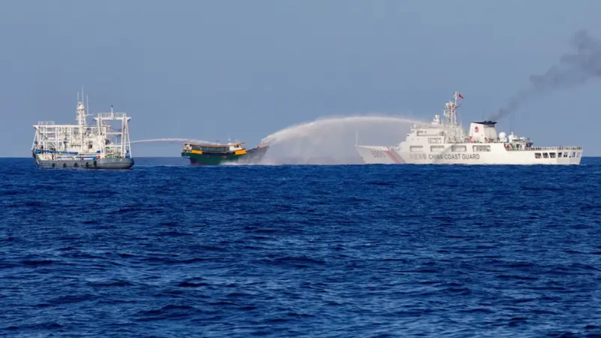  Philippines, China accuse each other of dangerous moves in disputed South China Sea shoal
