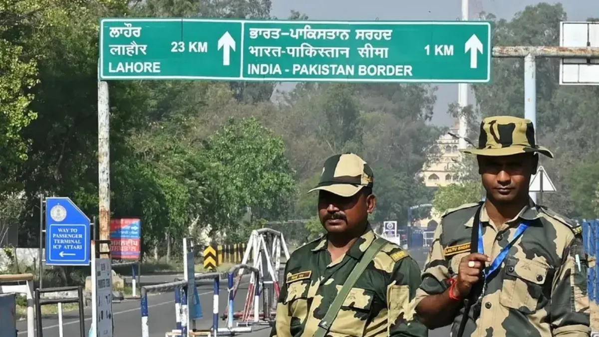  India bans Pakistani channels in social media crackdown