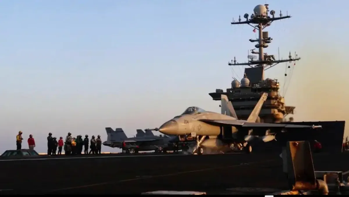  Pentagon chief extends deployment of US aircraft carrier in Red Sea