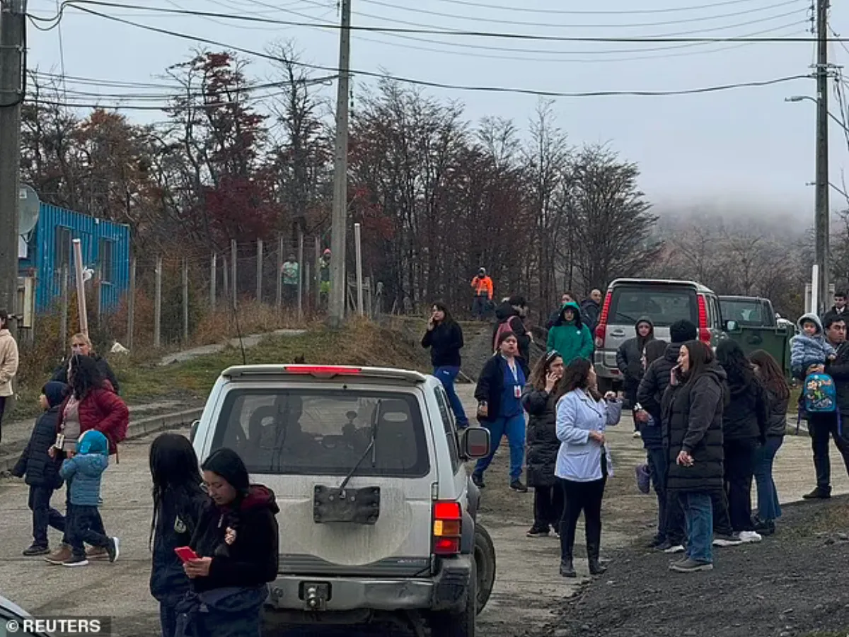  Tsunami warning for far-south Chile after 7.5-magnitude quake