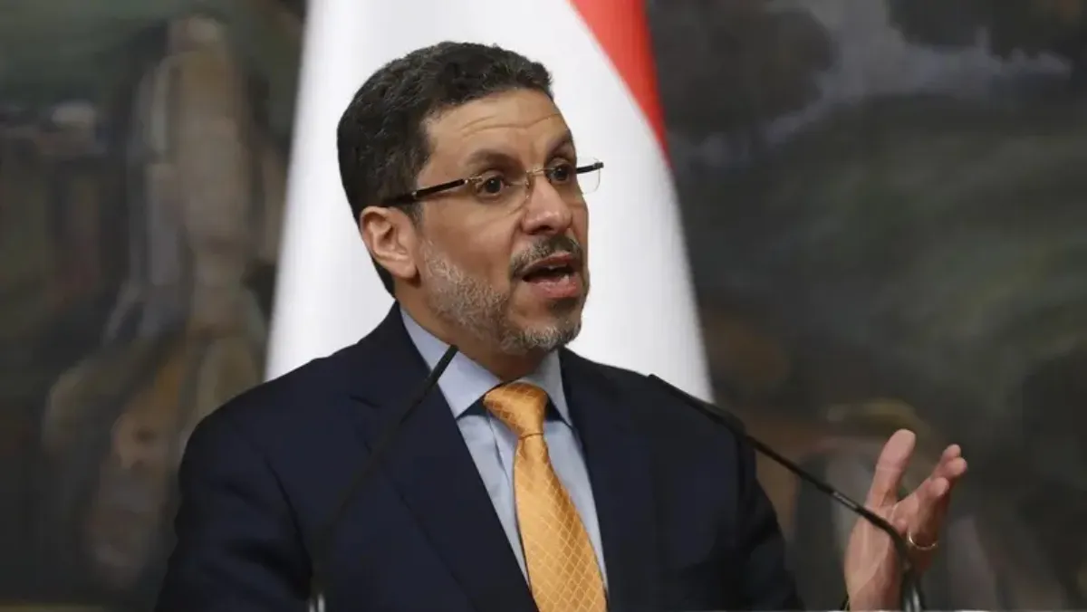  Yemeni Prime Minister Ahmed bin Mubarak resigns