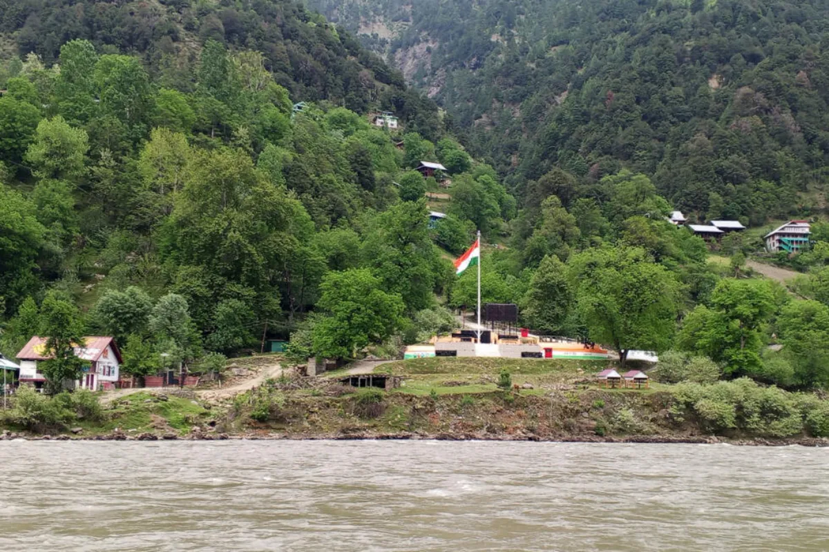 India-Pakistan tensions hit tourism in Kashmiri valley