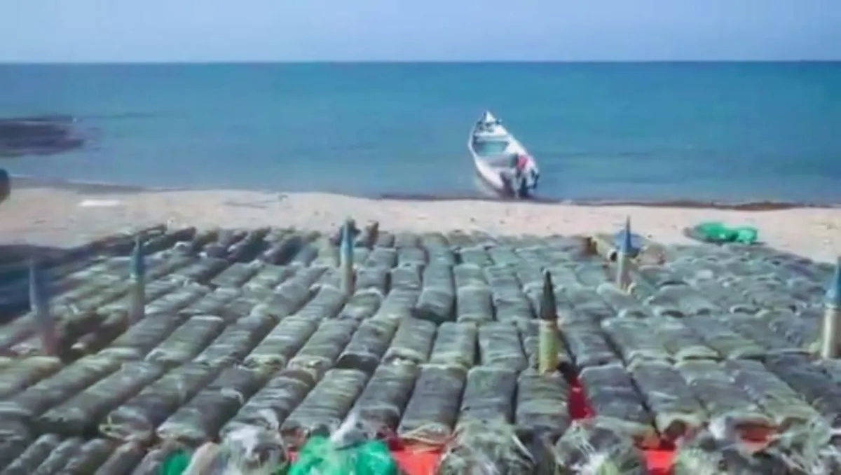 Yemeni Forces Seize Weapons-Laden Boat Bound for Houthis
