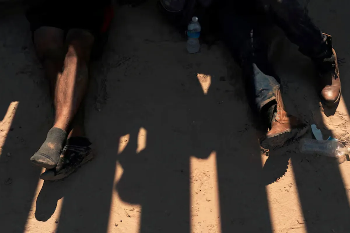 US appeals court rejects Trump bid to revoke 400,000 migrants' legal status