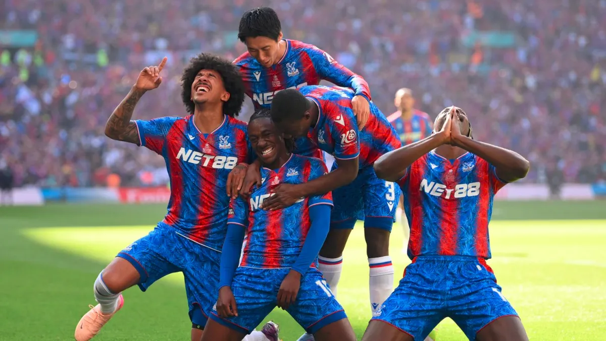  Crystal Palace beat Manchester City 1-0 to win FA Cup final