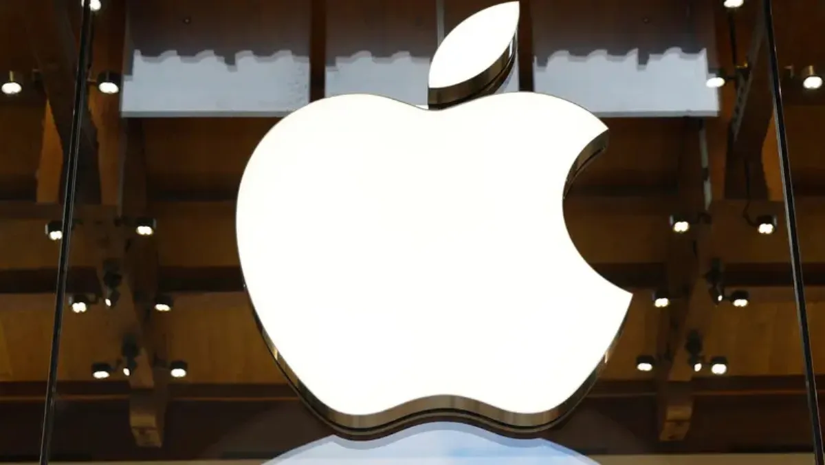  Trump threatens 25 percent tariff on apple if iPhones not made in US