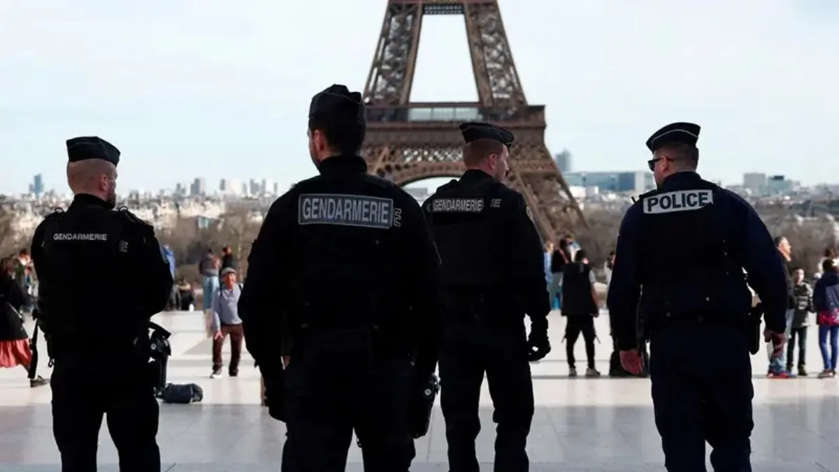  France increases security around Jewish, US sites