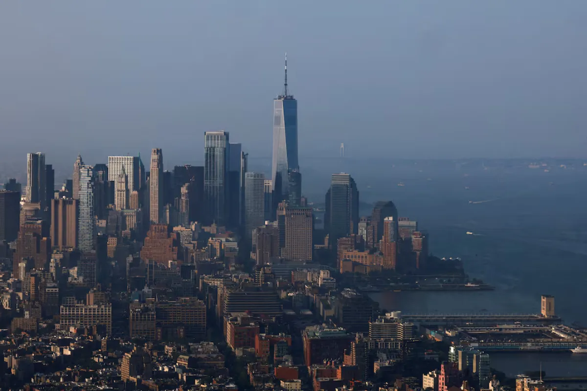 US added over 1,000 new millionaires a day last year, UBS report says