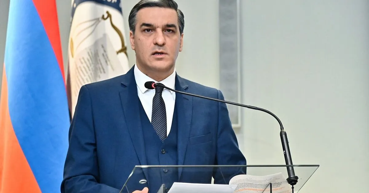 Armenian Candidate Targets Pashinyan's Pro-West Stance Amid Russia-Aligned Opposition
