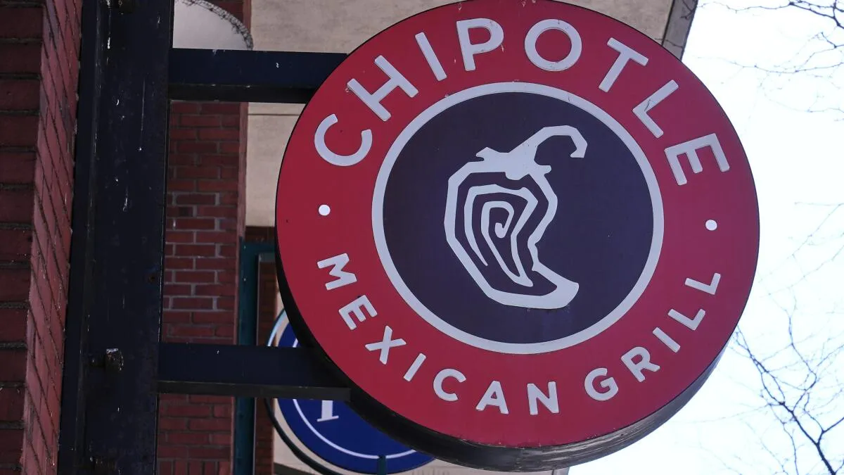 Teen Arrested After Assaulting Chipotle Worker in Santa Ana