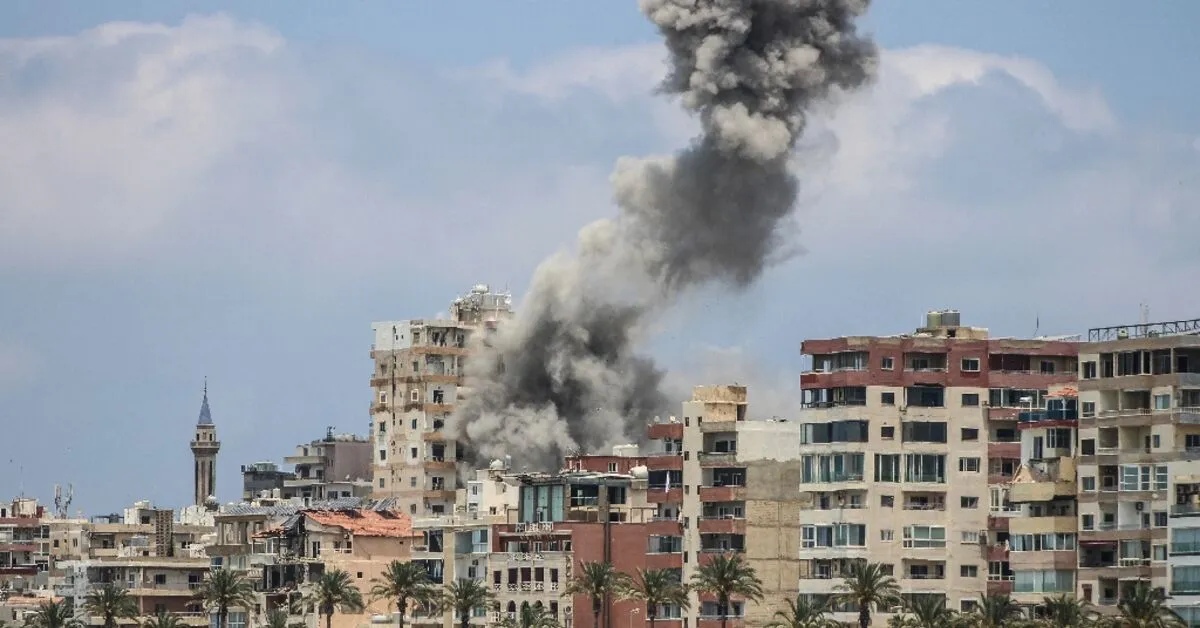 Lebanon Reports 11 Dead in Israeli Strikes on Tyre Following Evacuation Warning
