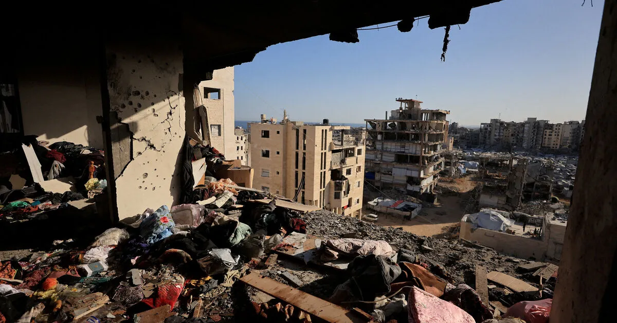 Israeli Airstrikes Kill Three in Gaza Amid Stalled Ceasefire Talks
