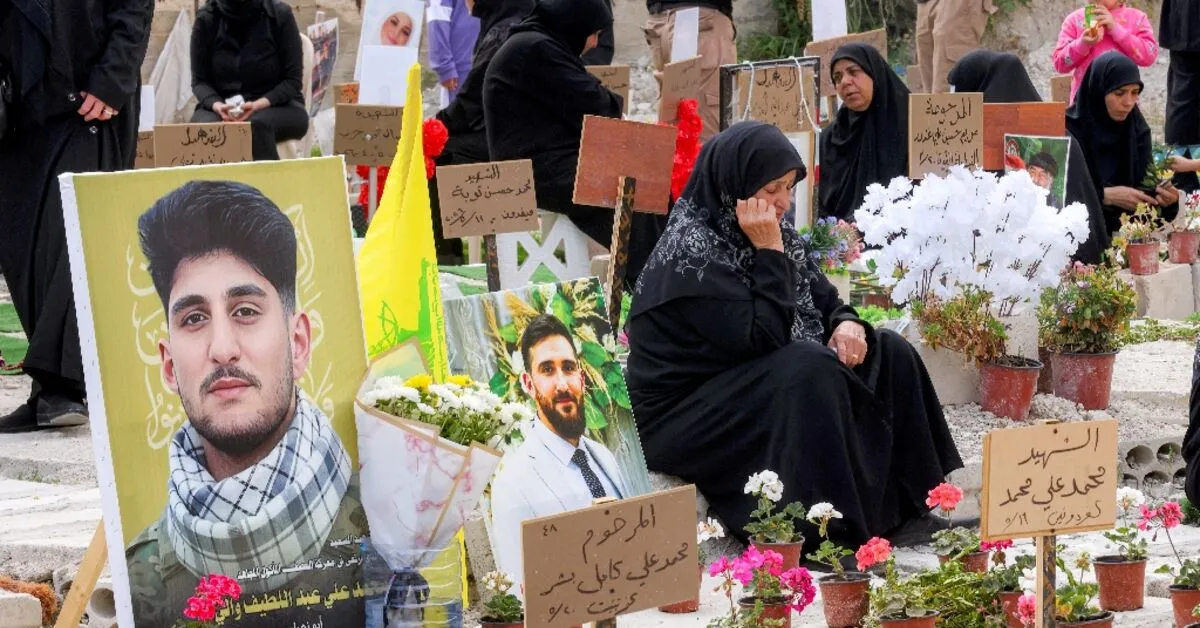 Lebanon: Displaced Families Bury Hezbollah Fighters in Temporary Graves