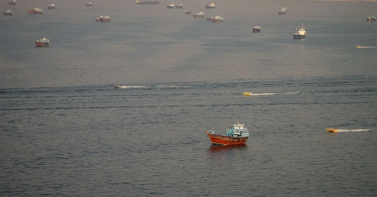 Strait of Hormuz Mine Clearance Could Delay Shipping for Weeks