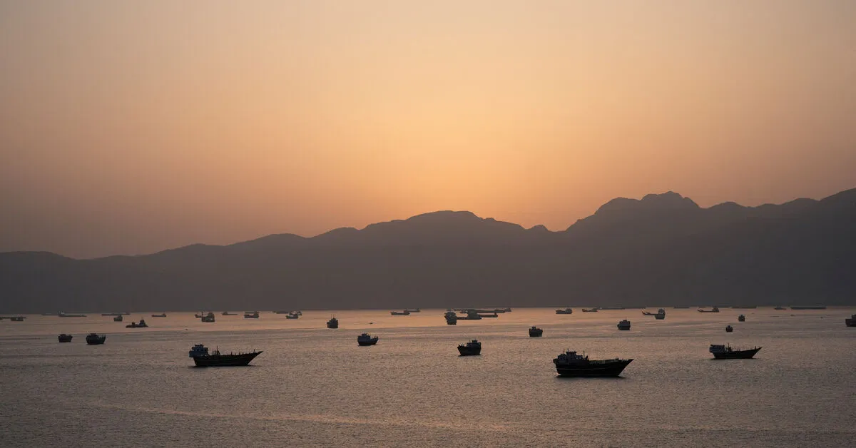 UN Oversees Hormuz Evacuation for Stranded Gulf Ships