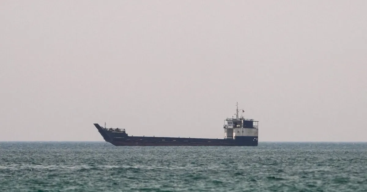 Iran Rejects 1968 Strait of Hormuz Shipping Pact, Seeks New Control