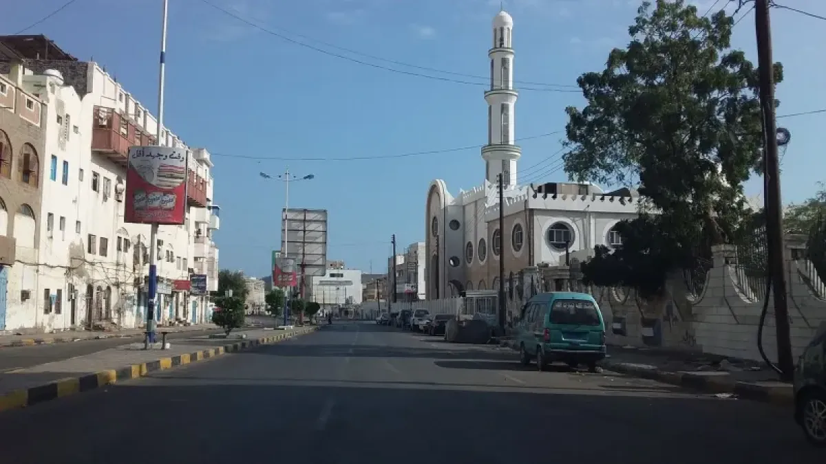 Yemen's Middle Class Erosion: Inflation Devours State Employees, Reshapes Society