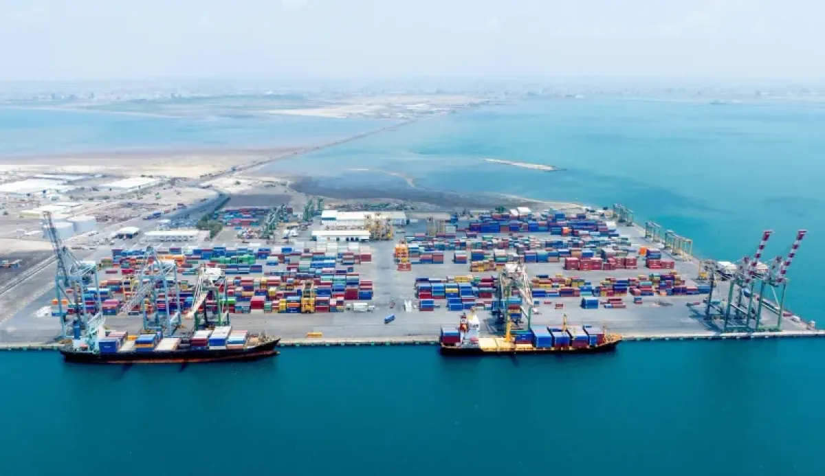 Traders Complain of Held Cargo; Ministry Intervenes with Shipping Lines