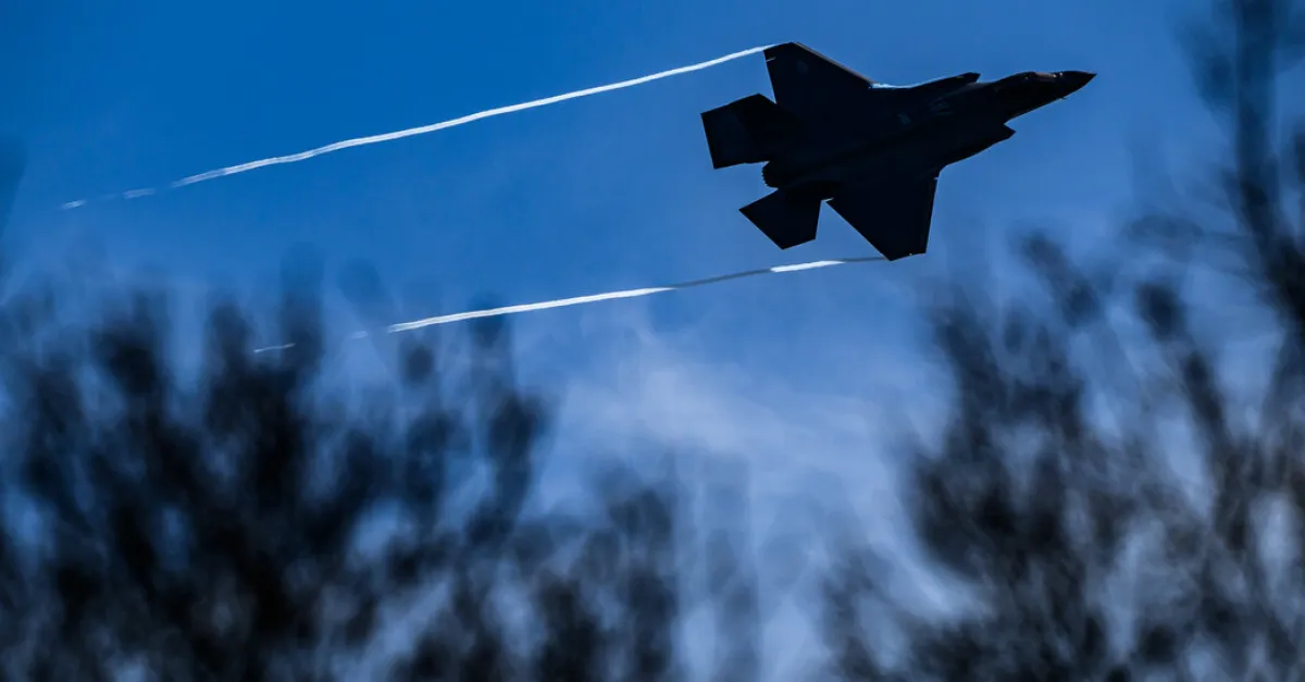 US Deploys Additional Warplanes to Middle East Amid Escalation Concerns