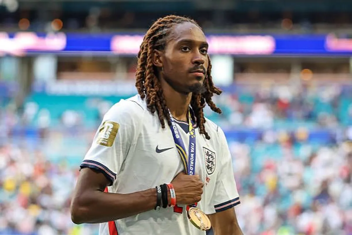 Inter Milan Eyes Spurs Defender Djed Spence, Talks Imminent
