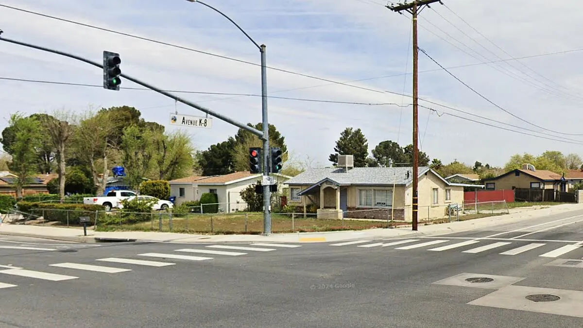 Deputy Fatally Shoots Pit Bull Attacking Man in Lancaster