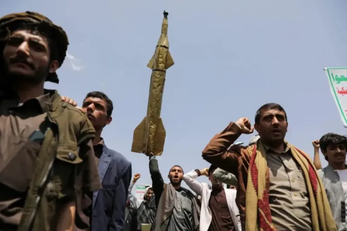 Yemen's Houthis Play with Fire Amid Iran's Shifting Stance, Analysts Warn