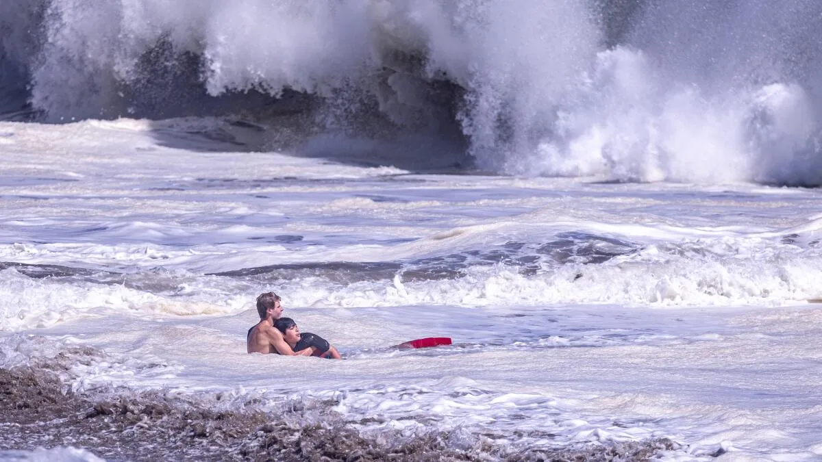 Teen Lifeguard's Viral Rescue Praised by President Trump