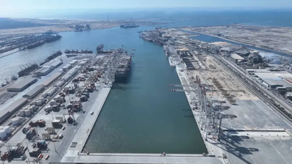 Iran's Threats Reach Egyptian Ports Amid Houthi Denials