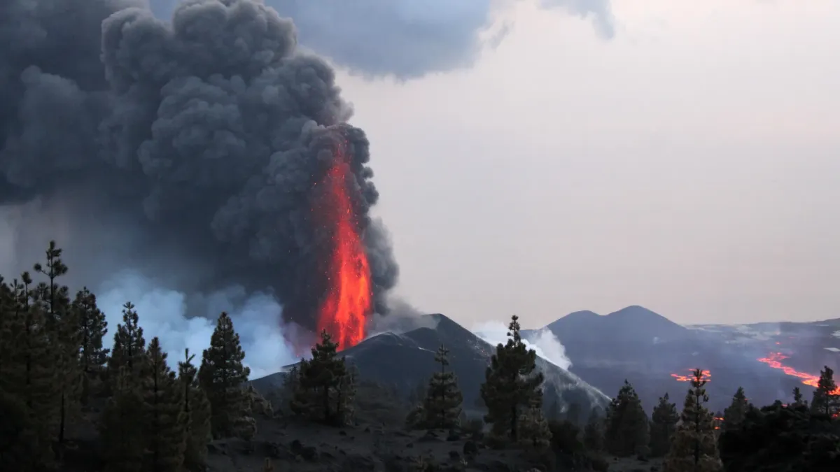 Superheated Magma: The Secret Behind Volcanic Fountain Eruptions