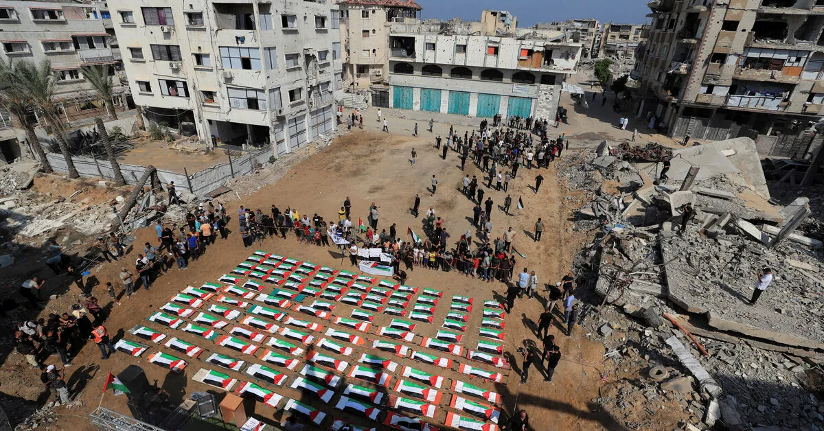 Gaza Clan Buries 112 Victims in Mass Funeral After Rubble Recovery
