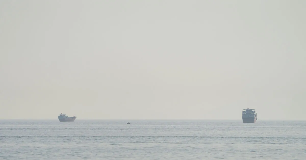 Iran Parliament Considers Bill to Block Hostile Vessels from Hormuz