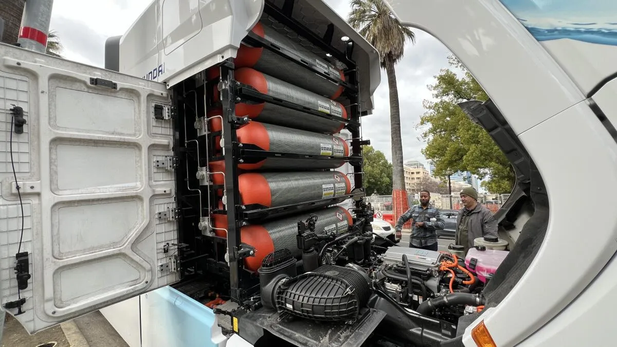 California's Green Hydrogen Ambitions Stall Amidst Funding Cuts and Market Challenges