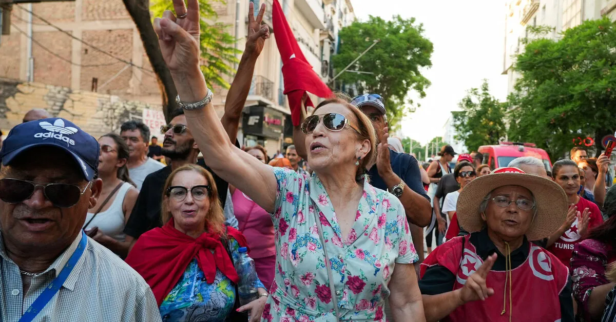 Tunisia Opposition Demands President's Ouster Amid Economic Woes