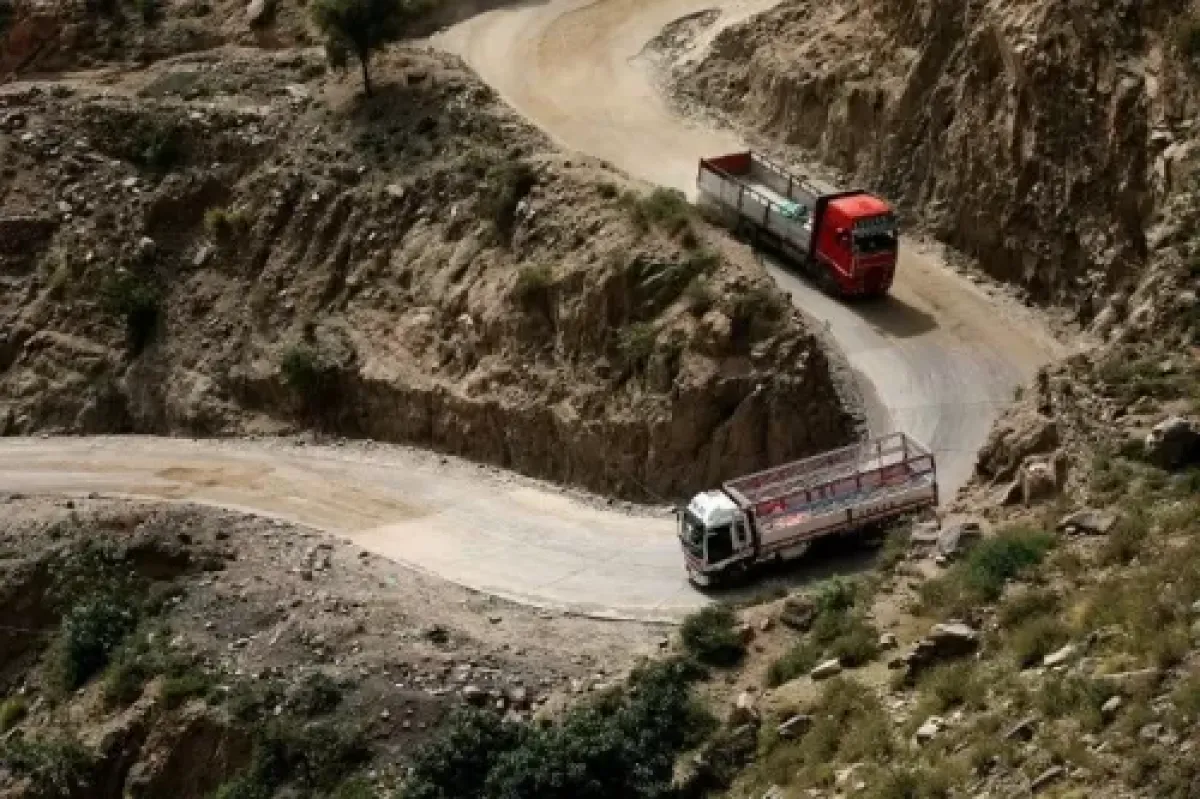 Houthi Rockets Target Key Routes, Isolating Taiz