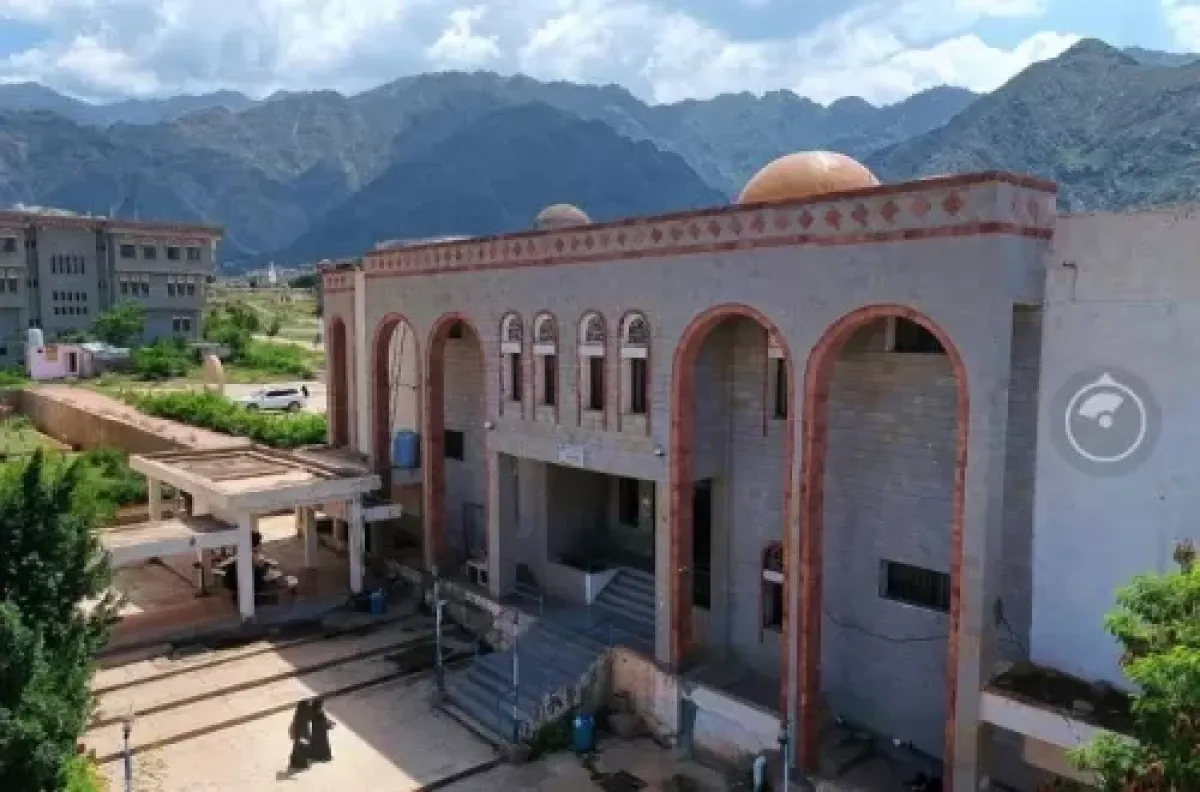 Houthi Missile Attack Damages Medical College in Taiz