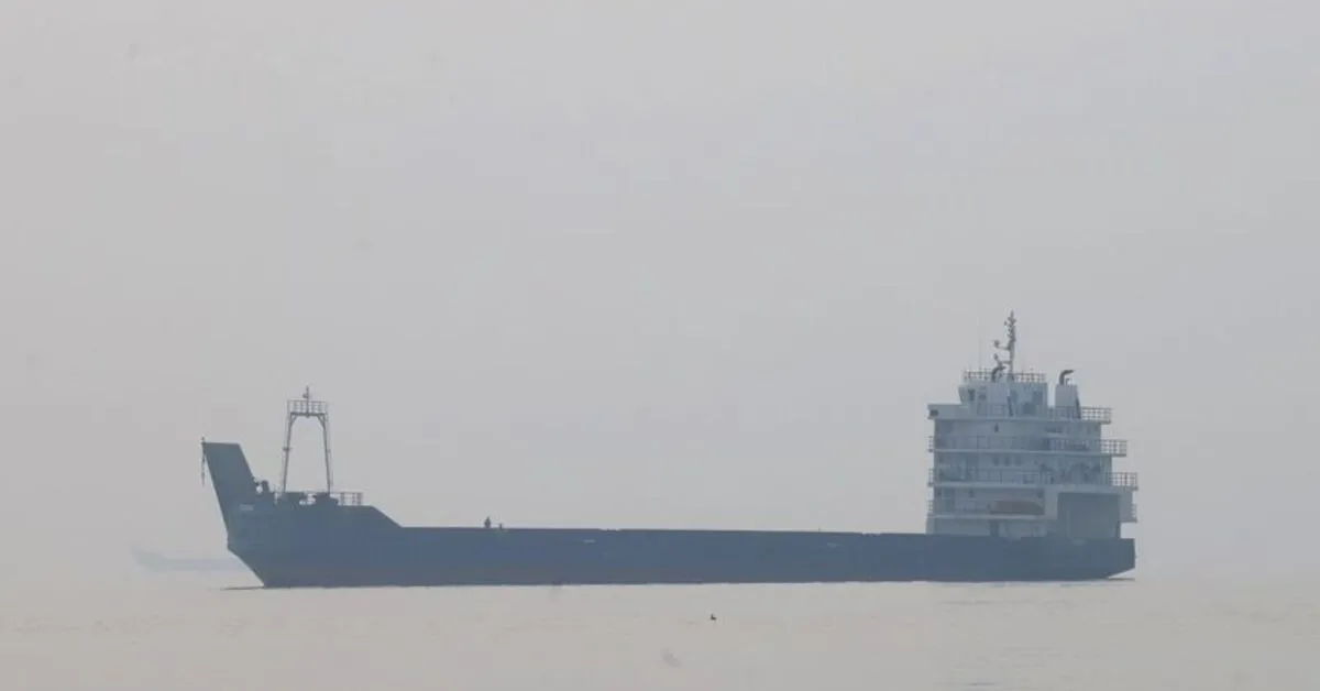 Iran Threatens to Block 'Illegal' Strait of Hormuz Routes