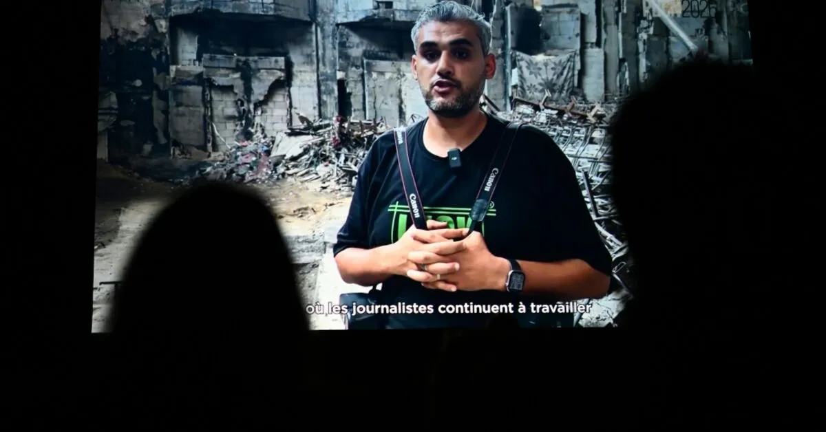 Palestinian Photographer Wins Bayeux War Correspondent Prize for Gaza Work