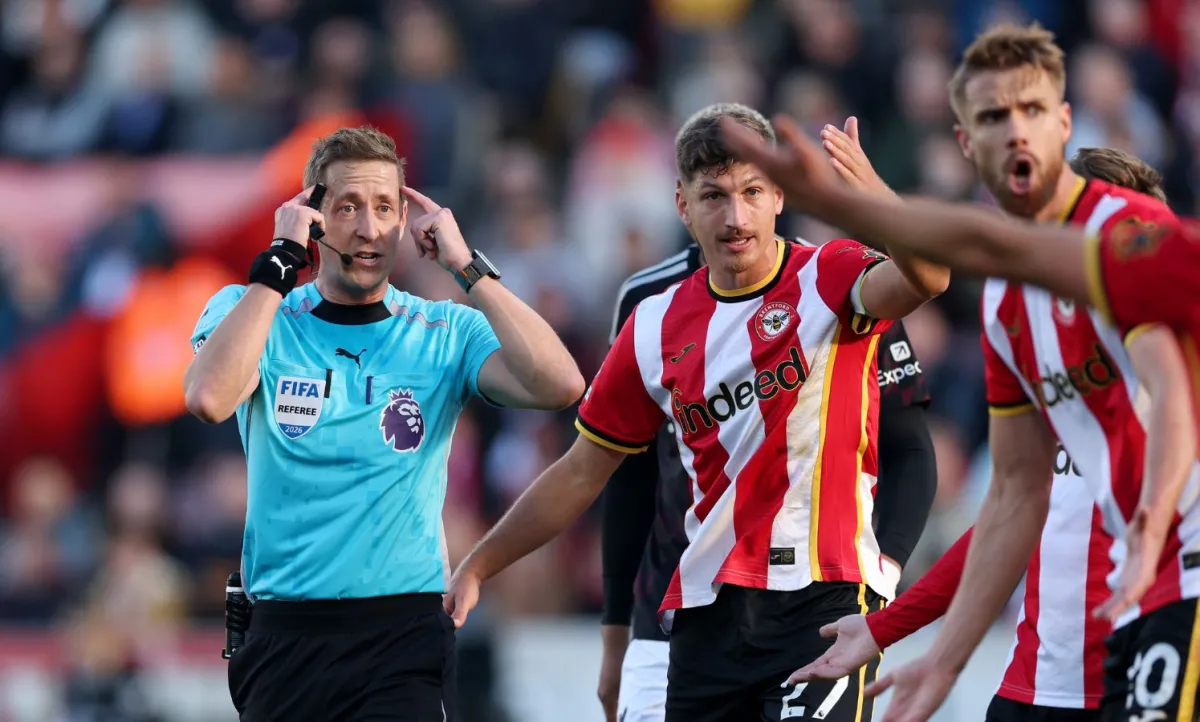 Brentford's Yarmoliuk Sees Red After VAR Review for Headbutt